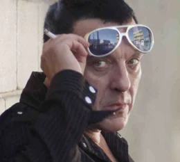 Pedro (Tom Sizemore)