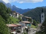 Das Resiatal im abgeschiedenen Nordosten Italiens ist die Heimat einer der kleinsten Minderheiten Europas. Bis heute haben die Resianer eine eigene Kultur bewahrt. Das Resiatal im abgeschiedenen Nordosten Italiens ist die Heimat einer der kleinsten Minderheiten Europas. Bis heute haben die Resianer eine eigene Kultur bewahrt.