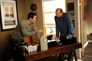 L-R: Phil Dunphy (Ty Burrell), Jay Pritchett (Ed O'Neill).
