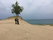 L-R: Stefan Burns, Rob Nelson und Parkwächter Laura Brenan. L-R: Stefan Burns, Rob Nelson und Parkwächter Laura Brenan.