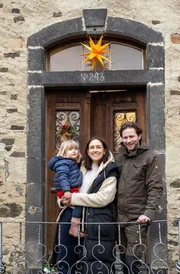 Gastgeberin Zaneta Frankenfeld mit ihrem Mann Johannes und der gemeinsamen Tochter Rosa.