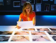 Fotos erz&auml;hlen eine Geschichte. Doch helfen sie Catherine (Marg Helgenberger) den Tod einer jungen Frau aufzukl&auml;ren?