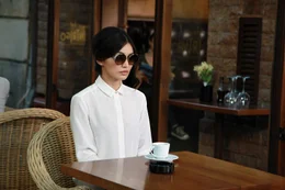 Henny (Gemma Chan)