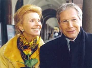 Ingrid (Jutta Kammann) hat eine Kontaktannonce aufgegeben und kann ihr Glück nicht begreifen, dass Richard Becker (Bernd Herzsprung) sich bei ihr gemeldet hat...