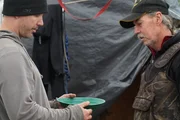 Gold Rush: White Water. Dustin Hurt and Wes Richardson inspect the gold pan.