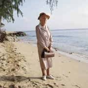 Miss Marple (Joan Hickson).