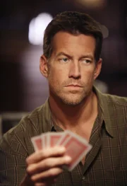 Pokert um Susan: Mike (James Denton). Pokert um Susan: Mike (James Denton).