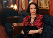 Mrs Hubbard (Barbara Hershey) Mrs Hubbard (Barbara Hershey)