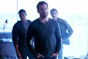 V.l.: John (Gaius Charles), Bryan Mills (Clive Standen), Rem (James Landry Hebert)