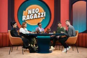 "Neo Ragazzi" mit Tommi Schmitt und Sophie Passmann: von links: Parsjad, Sophie Passmann, Joko Winterscheidt, Tommi Schmitt und Christoph Kramer