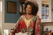 Viola 'Vi' Marsette (Lorraine Toussaint) Viola 'Vi' Marsette (Lorraine Toussaint)