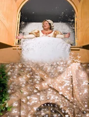 Marianne Sägebrecht als Frau Holle. Marianne Sägebrecht als Frau Holle.