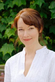 Heike Koslowski (Alice Bauer). Heike Koslowski (Alice Bauer).