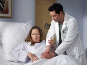 Dr. Philipp Brentano kl&auml;rt Alma Maier &uuml;ber die Untersuchungsergebnisse auf. Alles spricht f&uuml;r eine Gallenblasenentz&uuml;ndung, die in naher Zukunft operiert werden sollte. Frau Maier allerdings vermutet, dass sie, wie ihre bereits verstorbene Mutter, an Krebs leidet und weist Brentano auf ihre geschwollenen Lymphknoten hin. Er gibt vorsichtshalber weitere Untersuchungen in Auftrag.