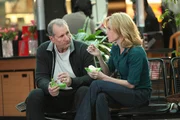 W&auml;hrend Jay (Ed O'Neill) ein offenes Ohr f&uuml;r Claire (Julie Bowen) hat, holt Phil sich Rat bei Gloria.