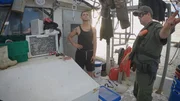 Austin Laundry konfisziert mit seinem Partner Adam Young auf einem Fischerboot in der N&auml;he von Venice 680 Kilo Garnelen, denn der Kapit&auml;n des Wasserfahrzeugs kann keine kommerzielle Lizenz vorweisen.