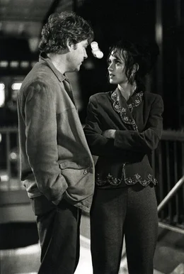 Lee Simon (Kenneth Branagh), Nola (Winona Ryder)