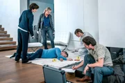 Joe Haizinger (Katharina Stemberger, l.), Biggi Obergschwendter (Angelika Niedetzky, 2.v.l.), Sebastian Mahler (Wolfgang Oliver), Richie Vitek (Alexander Pschill, r.) Joe Haizinger (Katharina Stemberger, l.), Biggi Obergschwendter (Angelika Niedetzky, 2.v.l.), Sebastian Mahler (Wolfgang Oliver), Richie Vitek (Alexander Pschill, r.)