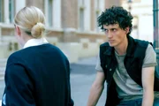 Niobe Eckert (Sarah), Etienne Halsdorf (Olivier). Niobe Eckert (Sarah), Etienne Halsdorf (Olivier).