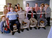 Deweys Klassenkameraden halten ihre Lehrer in ihrem Klassenzimmer gefangen.