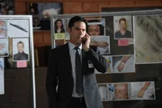 Das Team um Hotch (Thomas Gibson) hat es mit einem ganz besonderen Fall zu tun. Sie m&uuml;ssen mehrere entflohene H&auml;ftlinge, darunter einen M&ouml;rder, fassen ...