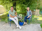 Gemeinsam mit Gartenexpertin Theresa in Tulln in Nieder&ouml;sterreich finden Robert und Lila einige Unterschiede zwischen Kartoffeln und S&uuml;&szlig;kartoffeln heraus.