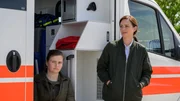 Anja Hanke (Lisa Hrdina, l.) hat den Toten gefunden. Kriminalhauptkommissarin Karoline Joost (Nike Fuhrmann, r.) nimmt die Ermittlungen auf. Anja Hanke (Lisa Hrdina, l.) hat den Toten gefunden. Kriminalhauptkommissarin Karoline Joost (Nike Fuhrmann, r.) nimmt die Ermittlungen auf.