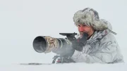 Mittendrin: Naturfilmer Asgeir Helgestad liebt die Kälte. Selbst bei noch so starkem Schneesturm, ist er mit seiner Kamera unterwegs. Mittendrin: Naturfilmer Asgeir Helgestad liebt die Kälte. Selbst bei noch so starkem Schneesturm, ist er mit seiner Kamera unterwegs.