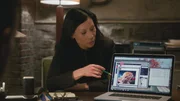 Bei der Arbeit behält Watson (Lucy Liu) wie immer einen klaren Kopf und schafft es so gemeinsam mit ihren Kollegen dem Mörder auf die Schliche zu kommen ... Bei der Arbeit behält Watson (Lucy Liu) wie immer einen klaren Kopf und schafft es so gemeinsam mit ihren Kollegen dem Mörder auf die Schliche zu kommen ...