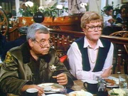 Jessica (Angela Lansbury) und Amos (Tom Bosley) wurden ins Joshua Peabody Inn eingeladen.