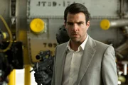 John Smith (Zachary Quinto)