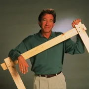Tim (Tim Allen) übernimmt für eine gewisse Zeit die Haushaltsführung, weil seine Frau Jill sich auf eine Rede vorbereiten muss.