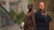 Elvis (32, l.) und Lukas (27, r.) engagieren sich fast rund um die Uhr für ihr Ehrenamt: Elvis als Fußballtrainer und Lukas als Pfadfinder.