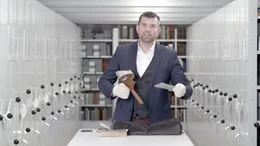 Mit diesem Apparat konnten Bilder in 3D dargestellt werden. Die ersten Bilder waren erotische Fotos.