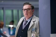 Er muss eine Entscheidung treffen: Oliver Platt als Dr. Daniel Charles