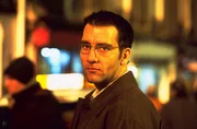 Der gut ausgebildete CIA-Killer "Der Professor" (Clive Owen) macht unerm&uuml;dlich Jagd auf den jungen Jason Bourne. Doch warum?; Der gut ausgebildete CIA-Killer "Der Professor" (Clive Owen) macht unerm&uuml;dlich Jagd auf den jungen Jason Bourne. Doch warum?