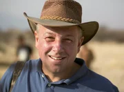 Professor Matthias Wemhoff beim Dreh in der Wüste von Namibia. Professor Matthias Wemhoff beim Dreh in der Wüste von Namibia.