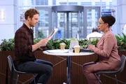 Chicago Med
Staffel 7
Folge 4
Nick Gehlfuss als Dr. Will Halstead, S. Epatha Merkerson Sharon Goodwin
SRF/NBC Universal Chicago Med
Staffel 7
Folge 4
Nick Gehlfuss als Dr. Will Halstead, S. Epatha Merkerson Sharon Goodwin
SRF/NBC Universal