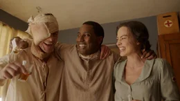(v.l.n.r.) Burt Berendsen (Christian Bale); Harold Woodman (John David Washington); Valerie Voze (Margot Robbie)