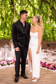 Jackson (l.); Olivia (r.) Jackson (l.); Olivia (r.)