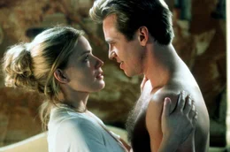 Die kluge Emma (Elisabeth Shue) erw&auml;rmt das Herz des sonst so berechnenden Simon (Val Kilmer).