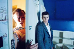 Michael Rooker und Haydn Christensen in "Jumper"