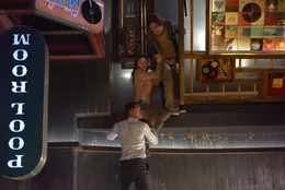 Jason Walker (Jay Ellis, unten) In the middle: Zoey Davis (Taylor Russell) At the top: Ben Miller (Logan Miller)