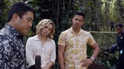 (v.l.n.r.) Detective Gordon Katsumoto (Tim Kang); Juliett Higgins (Perdita Weeks); Thomas Magnum (Jay Hernandez) (v.l.n.r.) Detective Gordon Katsumoto (Tim Kang); Juliett Higgins (Perdita Weeks); Thomas Magnum (Jay Hernandez)