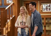 Gemma Johnson (Beth Behrs, l.); Dave Johnson (Max Greenfield, r.)