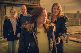(v.l.n.r.) Angelina Minrath (Liselotte Voss); Torben Minrath (Marc Ben Puch); Michelle / Charlotte (Lilly Barshy);  Stefanie Minrath (Alwara H&ouml;fels)