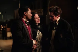 L-R: Harold (John David Washington), Valerie (Margot Robbie) und Burt (Christian Bale)
