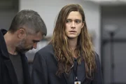 Die multitemporale Kommissarin Alfhildr (Krista Kosonen) wei&szlig; nicht, ob ihr Partner Lars Haaland (Nicolai Cleve Broch) wirklich fit ist.