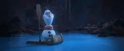 In Walt Disney Animation Studios‘ new series of shorts ‘Olaf Presents,’ Olaf steps into the spotlight and goes from snowman to showman als er die Rollen von Produzent, Schauspieler, Kostümbildner und Bühnenbauer für seine einzigartige „Neuerzählung“ von fünf Lieblings-Disney-Animationsgeschichten übernimmt, darunter „Moana.“