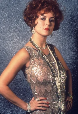 Olive Neal  (Jennifer Tilly)
